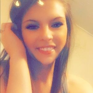 Meet your Posher, Brittney